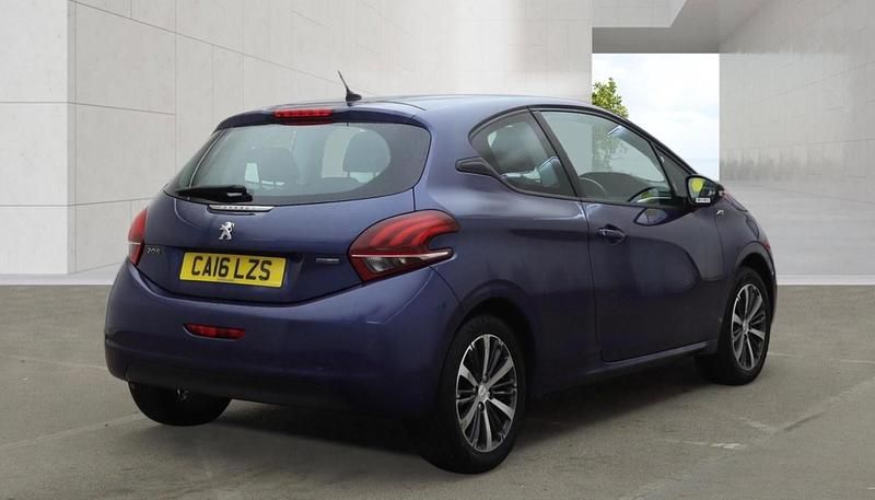 Used Peugeot 208 2016 Blue Hatchback