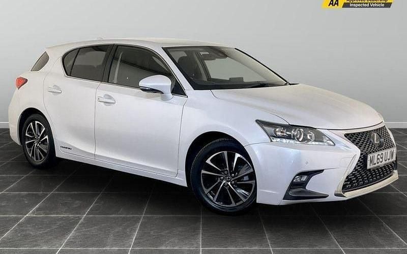 Used 2019 Lexus CT200h Hatchback | £14,695 (Good price) - Image 1/2