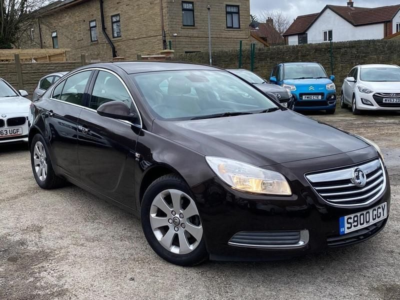 Used Vauxhall Insignia 160 HP (117 kW) 2011 Brown Hatchback