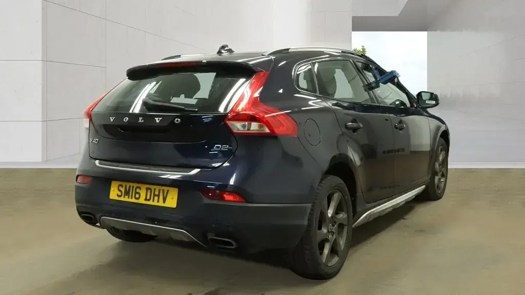 Begagnad Volvo V40 SE 2016 Blå Halvkombi
