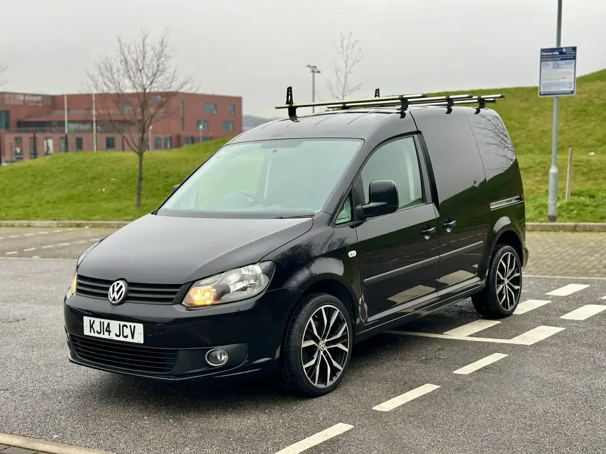 Used VW Caddy Highline 102 HP (75 kW) 2014 Black MPV