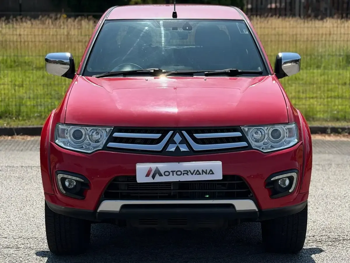 Used Mitsubishi L200 176 HP (129 kW) 2015 Red Pickup