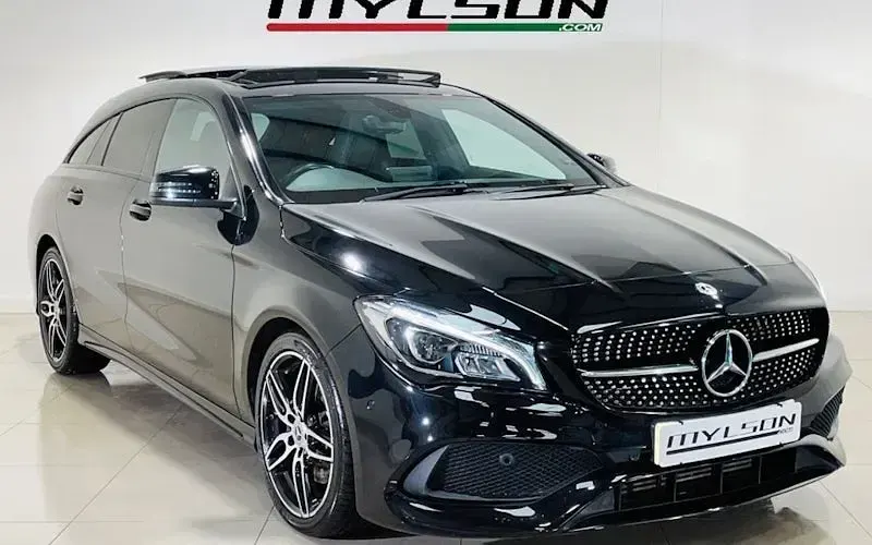 Usado Mercedes CLA220 Shooting Brake AMG line 177 HP (130 kW) 2017 Carrinha