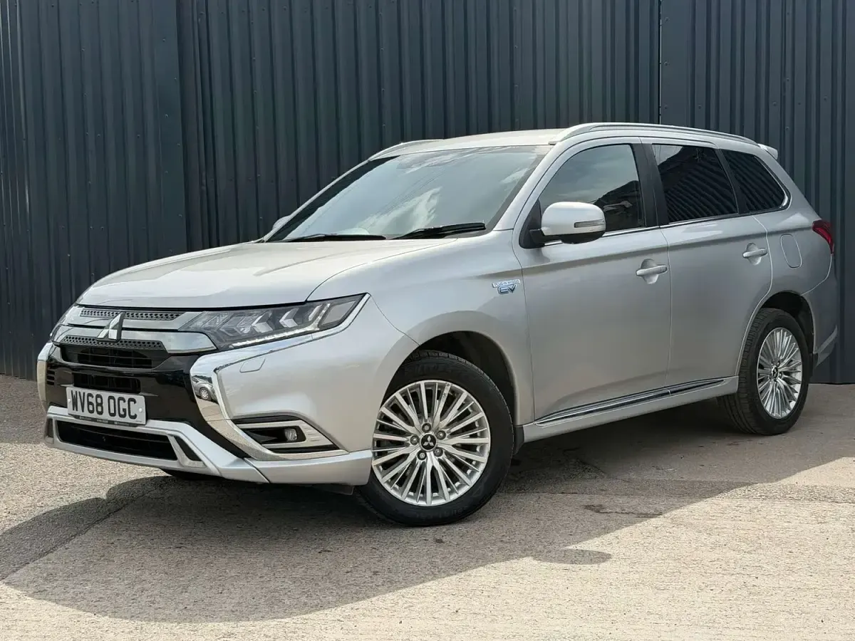 Used Mitsubishi Outlander P-HEV 2018 Silver SUV