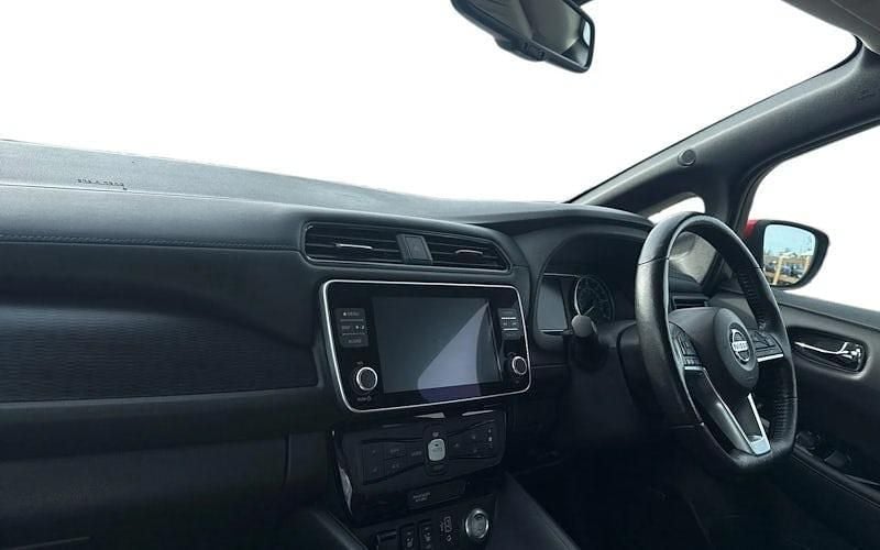 Used Nissan Leaf S 160 kW (218 HP) 2020 Red Hatchback