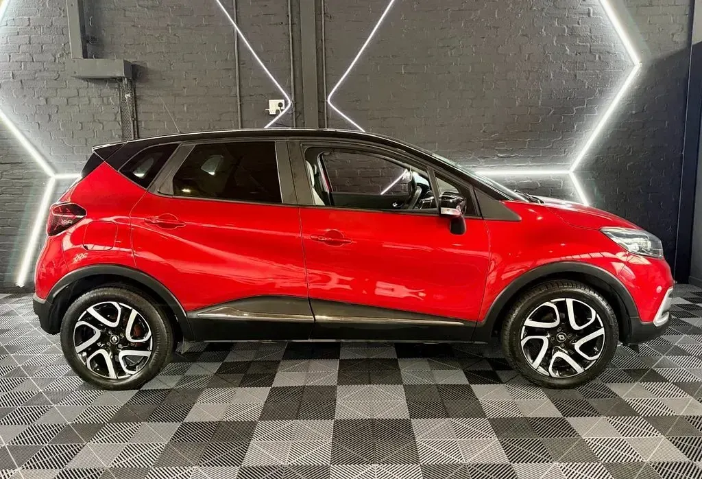 Used Renault Captur Iconic 90 HP (66 kW) 2019 Red SUV