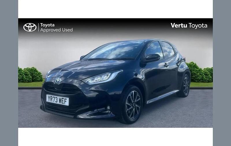 Used Toyota Yaris Hybrid Design 116 HP (85 kW) 2023 Black Hatchback