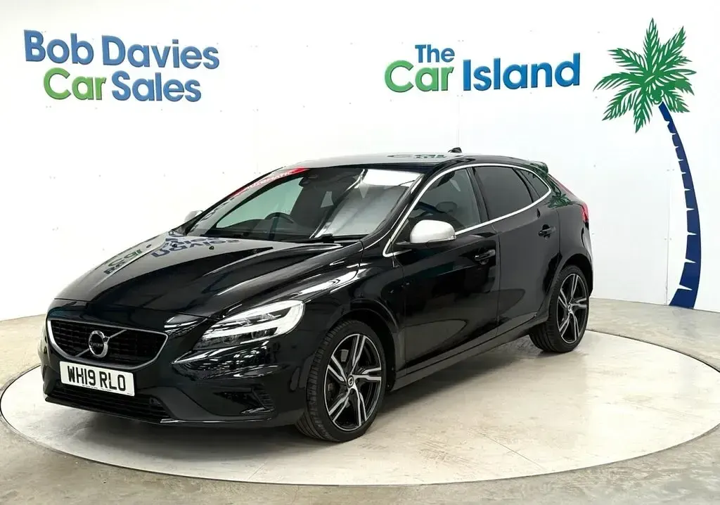 Used Volvo V40 R-Design 152 HP (111 kW) 2019 Black Hatchback