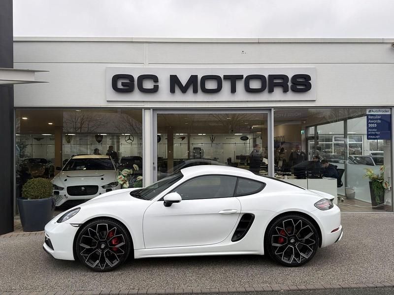 Used Porsche 718 Cayman 350 HP (257 kW) 2020 White Coupe