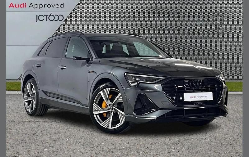 Grey Used 2022 Audi e-tron Advanced SUV | £36,320 - Image 1/4