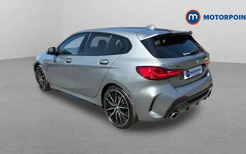 Usado BMW M135 306 CV (225 kW) 2023 Gris Utilitario