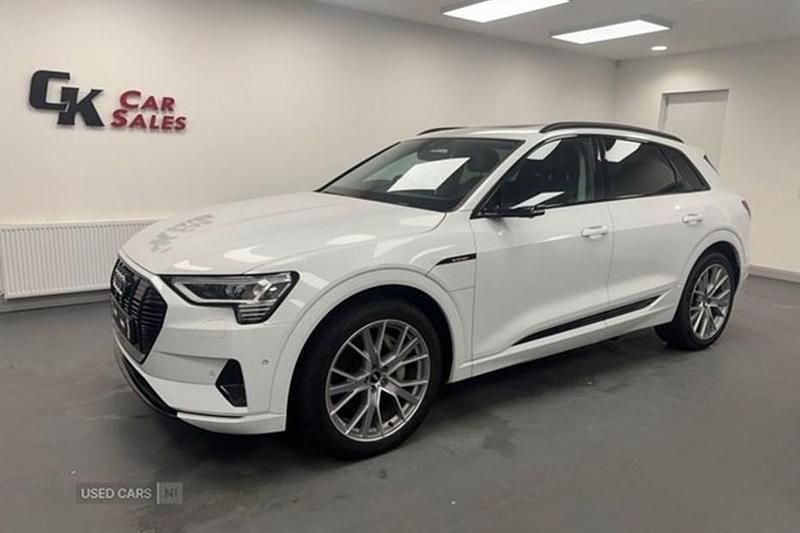 White Used 2020 Audi e-tron Advanced SUV | £23,000 (Expensive) - Image 1/1