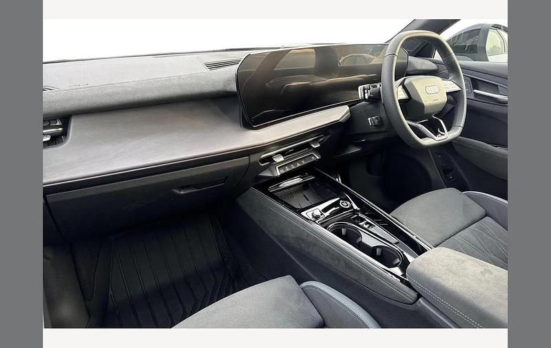 Used Audi Q3 Advanced 150 HP (110 kW) 2025 Grey SUV