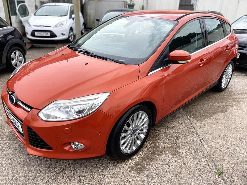 Used Ford Focus Titanium X 150 HP (110 kW) 2012 Red Hatchback