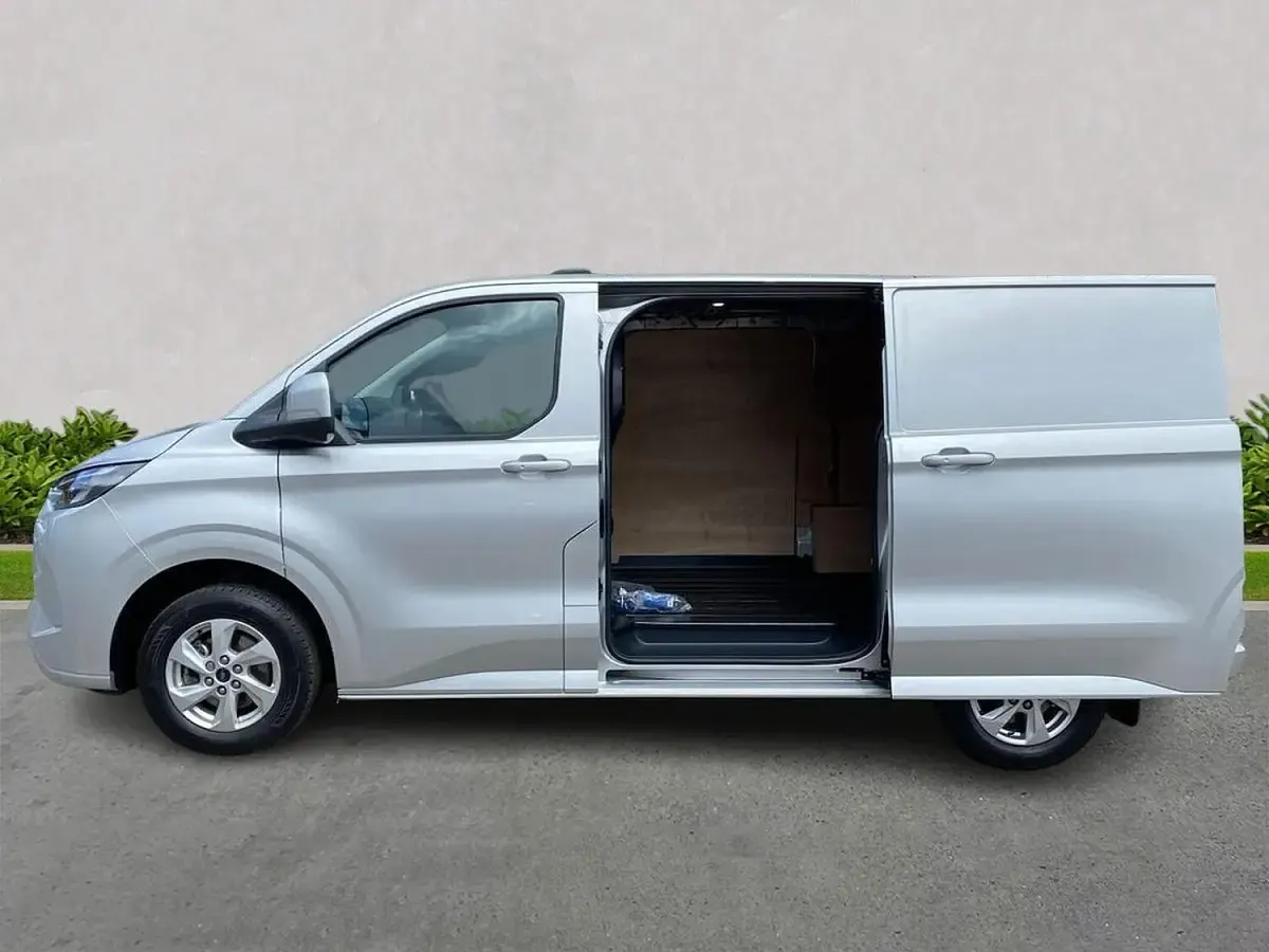Used Ford Transit Custom Limited 232 HP (170 kW) 2024 Silver Van
