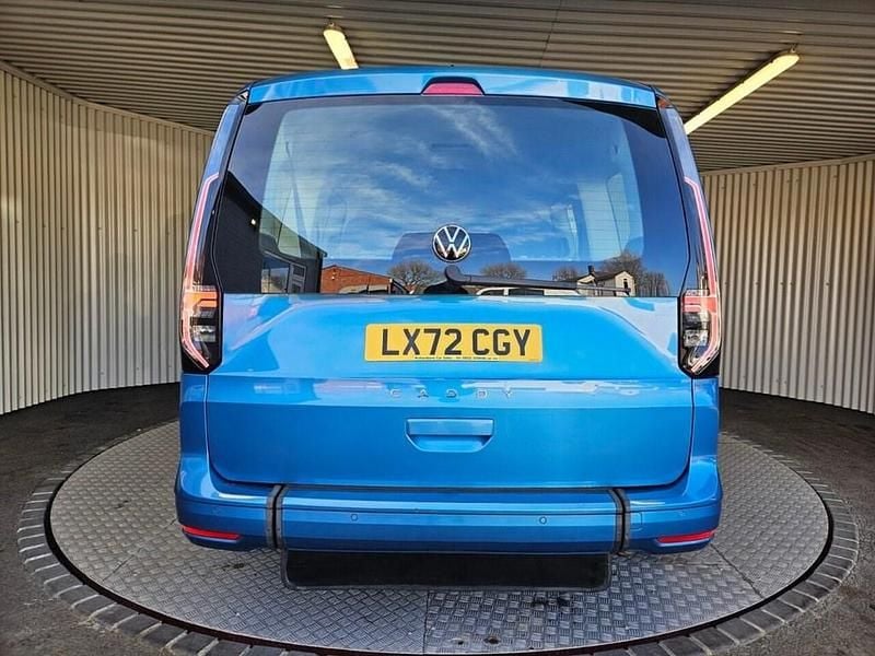 Used VW Caddy Maxi S 114 HP (83 kW) 2022 Blue MPV