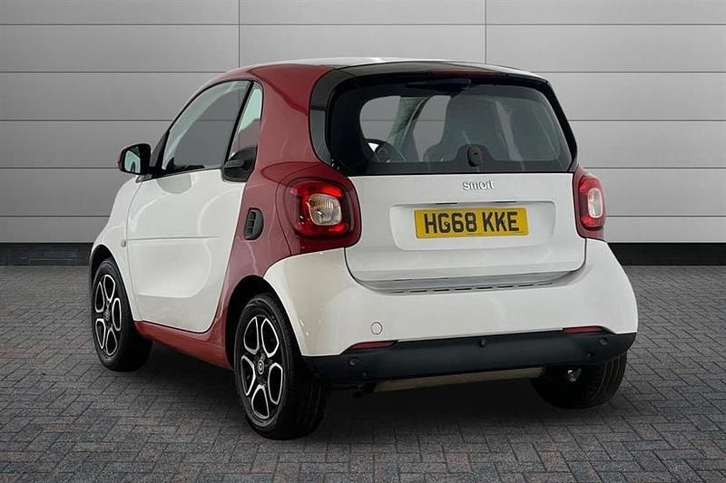 Used Smart ForTwo Coupé Premium 90 HP (66 kW) 2018 White Coupe