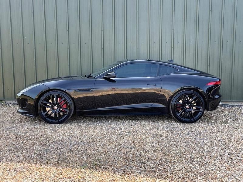 Usado Jaguar F-Type R 2014 Preto Coupé