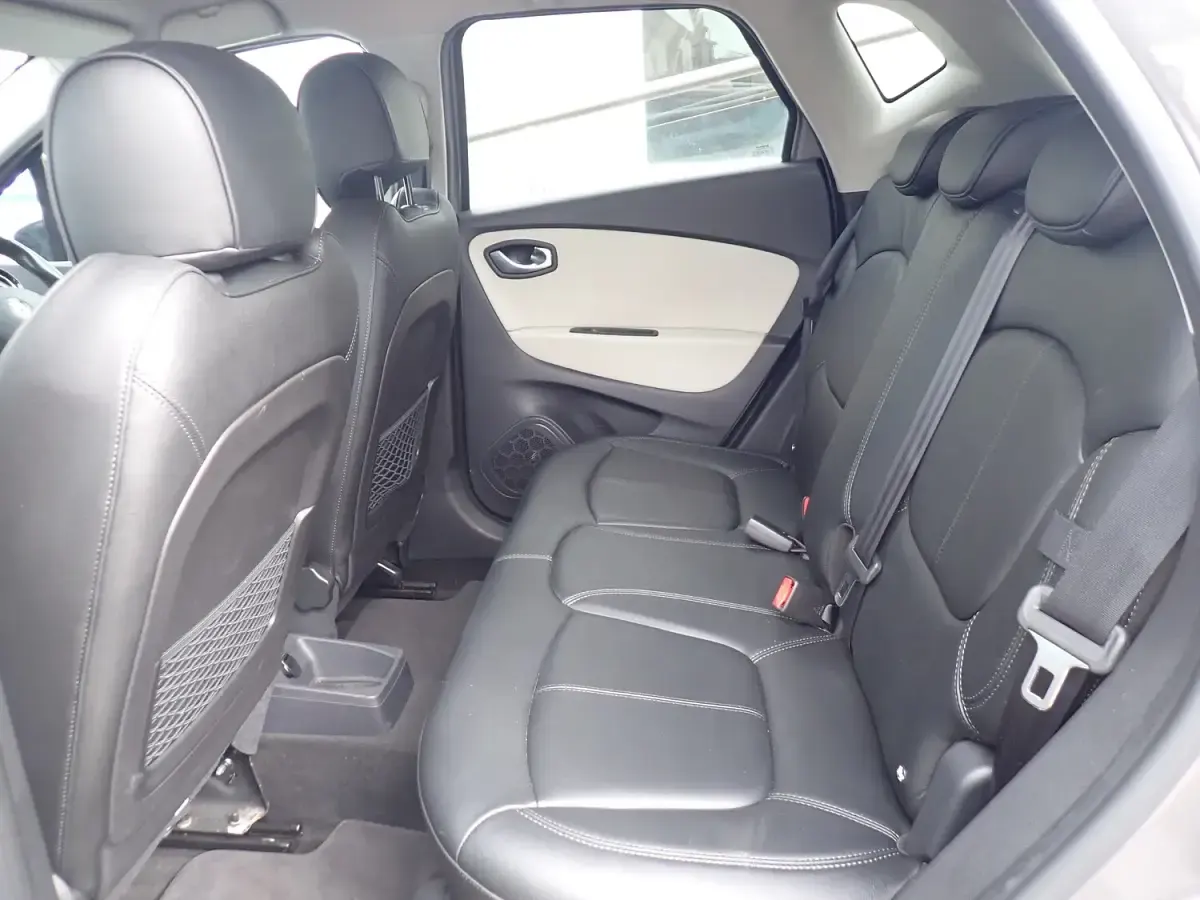 Used Renault Captur GT-Line 90 HP (66 kW) 2019 Grey/black SUV