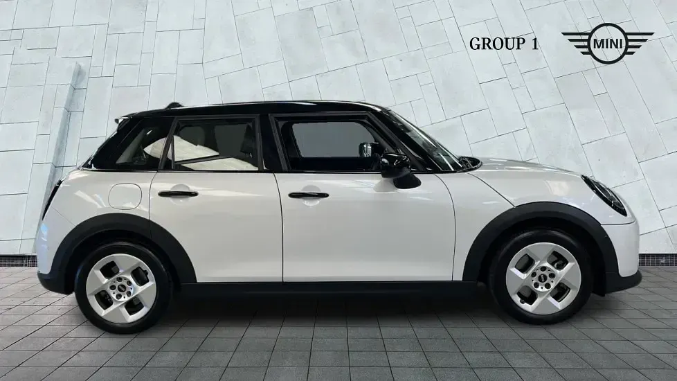 Used Mini Cooper Hatch 156 HP (114 kW) 2024 Black Hatchback