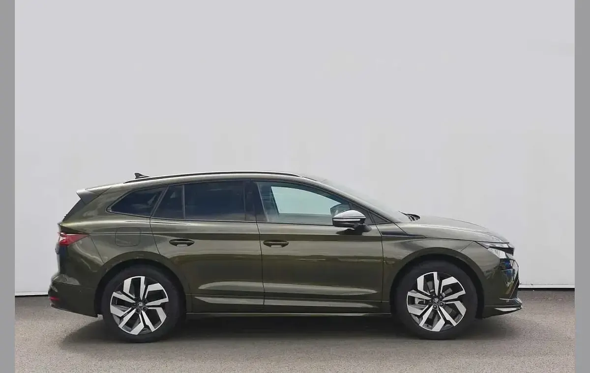 Used Skoda Enyaq iV SportLine 210 kW (286 HP) 2025 Olive green metallic SUV