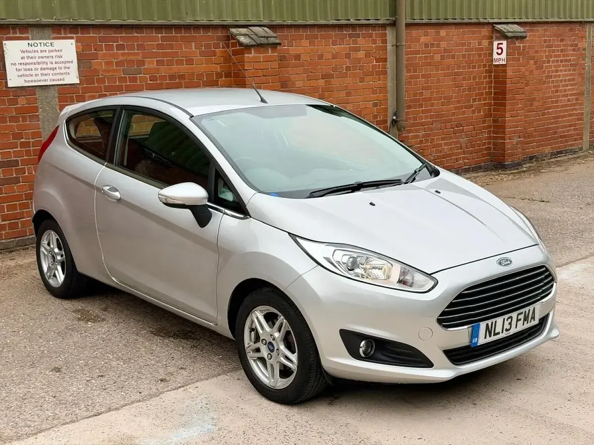 Used Ford Fiesta Zetec 2013 Silver Hatchback