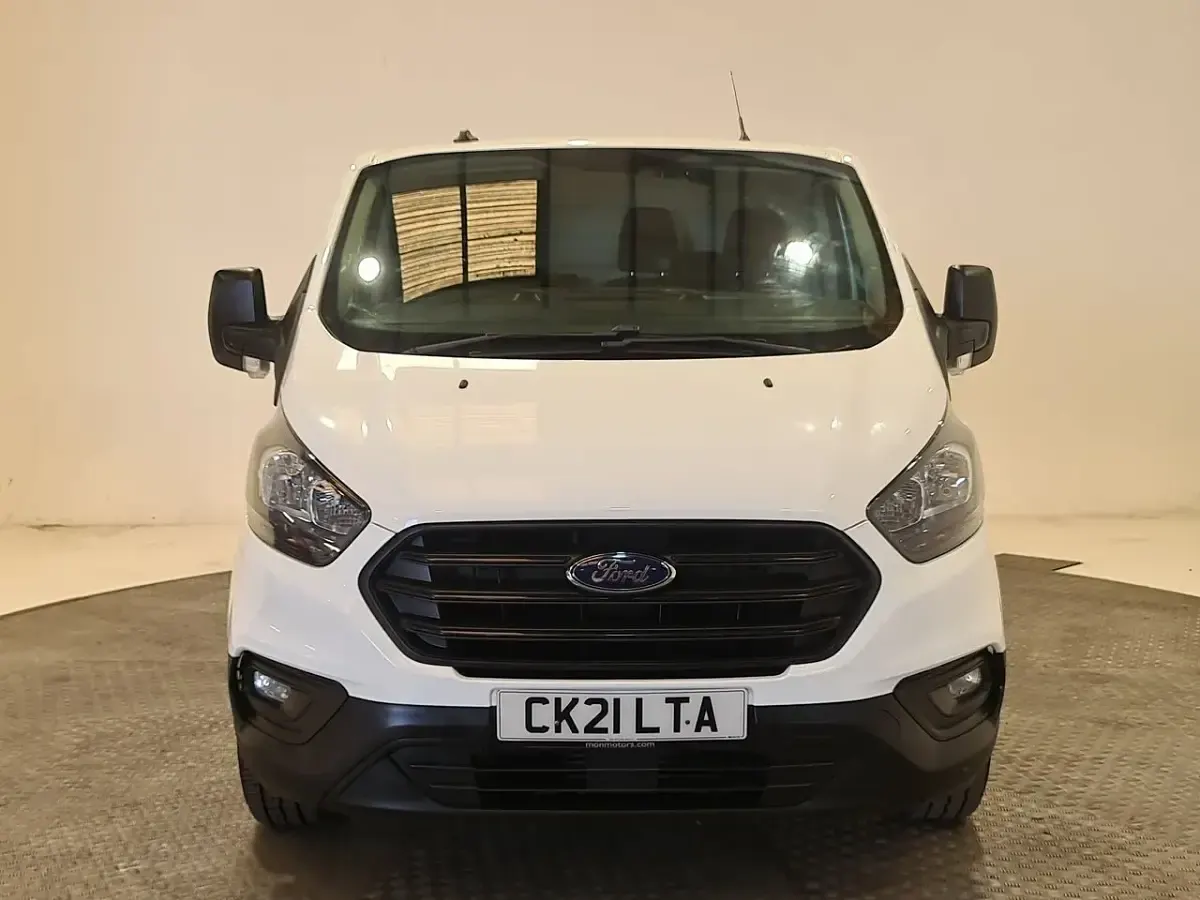 Used Ford Transit Custom 105 HP (77 kW) 2021 White Van