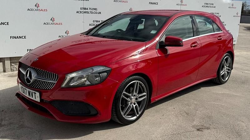 Begagnad Mercedes A160 Executive 102 HK (75 kW) 2017 Röd Halvkombi