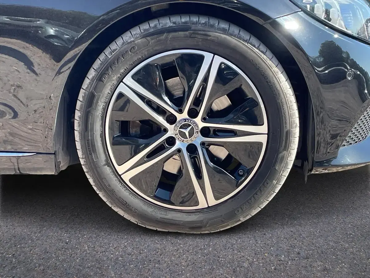 Used Mercedes C220 Premium 194 HP (142 kW) 2019 Black Estate
