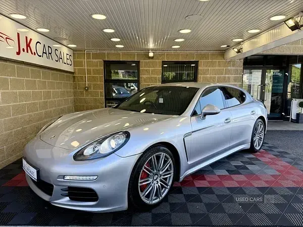 Used Porsche Panamera 300 HP (220 kW) 2015 Silver Hatchback