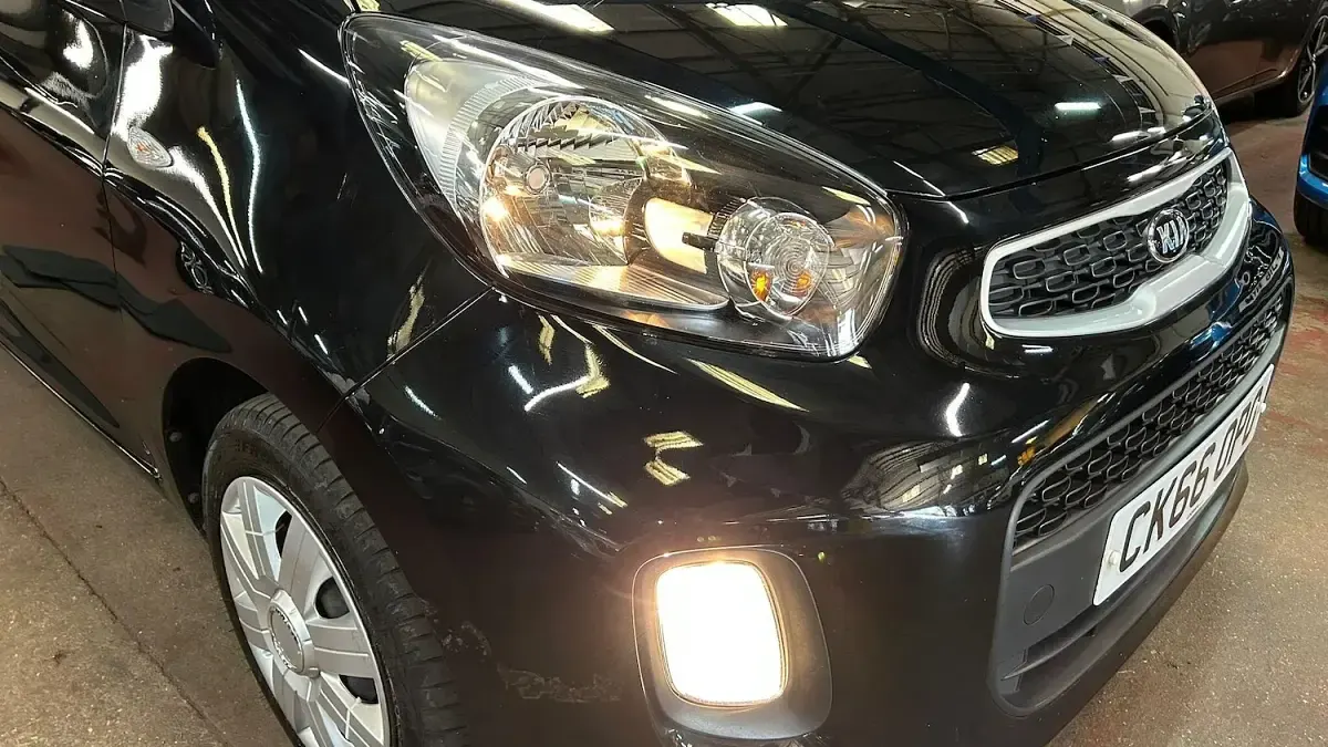 Used Kia Picanto Air 66 HP (48 kW) 2016 Black Hatchback