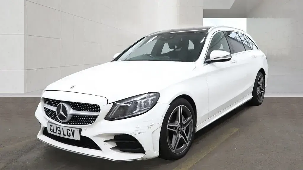Used Mercedes C200 AMG line 198 HP (145 kW) 2019 White Estate