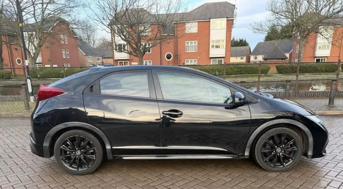 Begagnad Honda Civic Black Edition 120 HK (88 kW) 2014 Svart Halvkombi