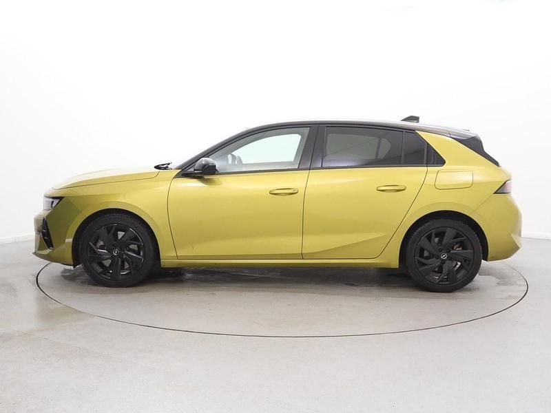 Second-hand Vauxhall Astra GS Line 2022 Galben Hatchback