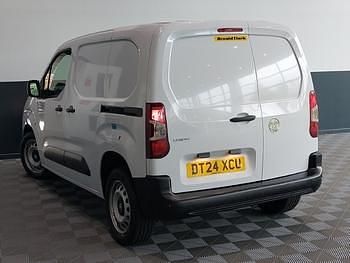 Used Vauxhall Combo 100 HP (73 kW) 2024 White Van