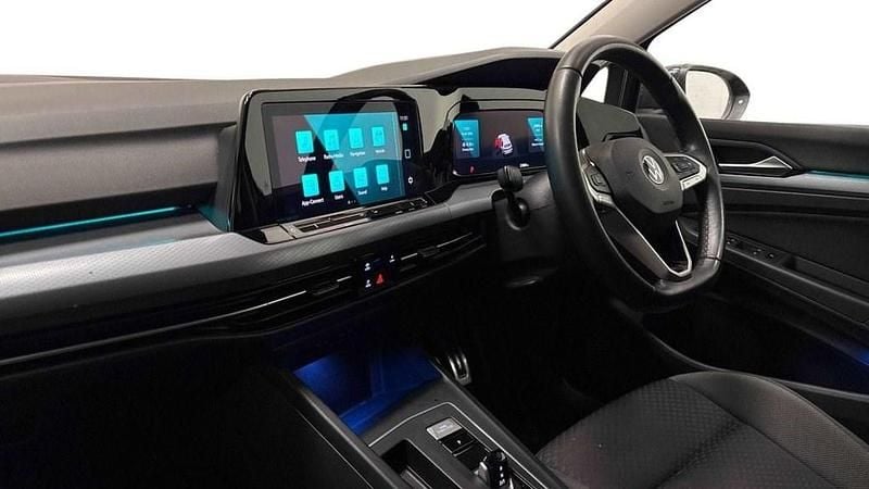 Second-hand VW Golf VIII Active 150 CP (110 kW) 2022 Gri Hatchback