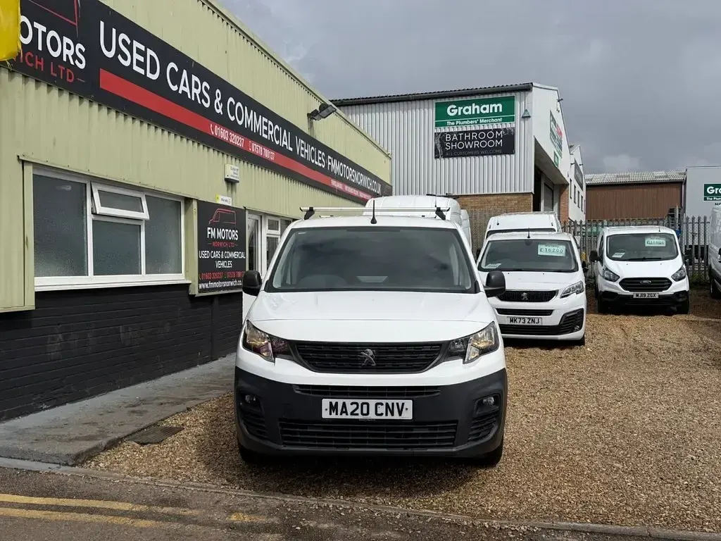 Used Peugeot Partner 2020 White MPV