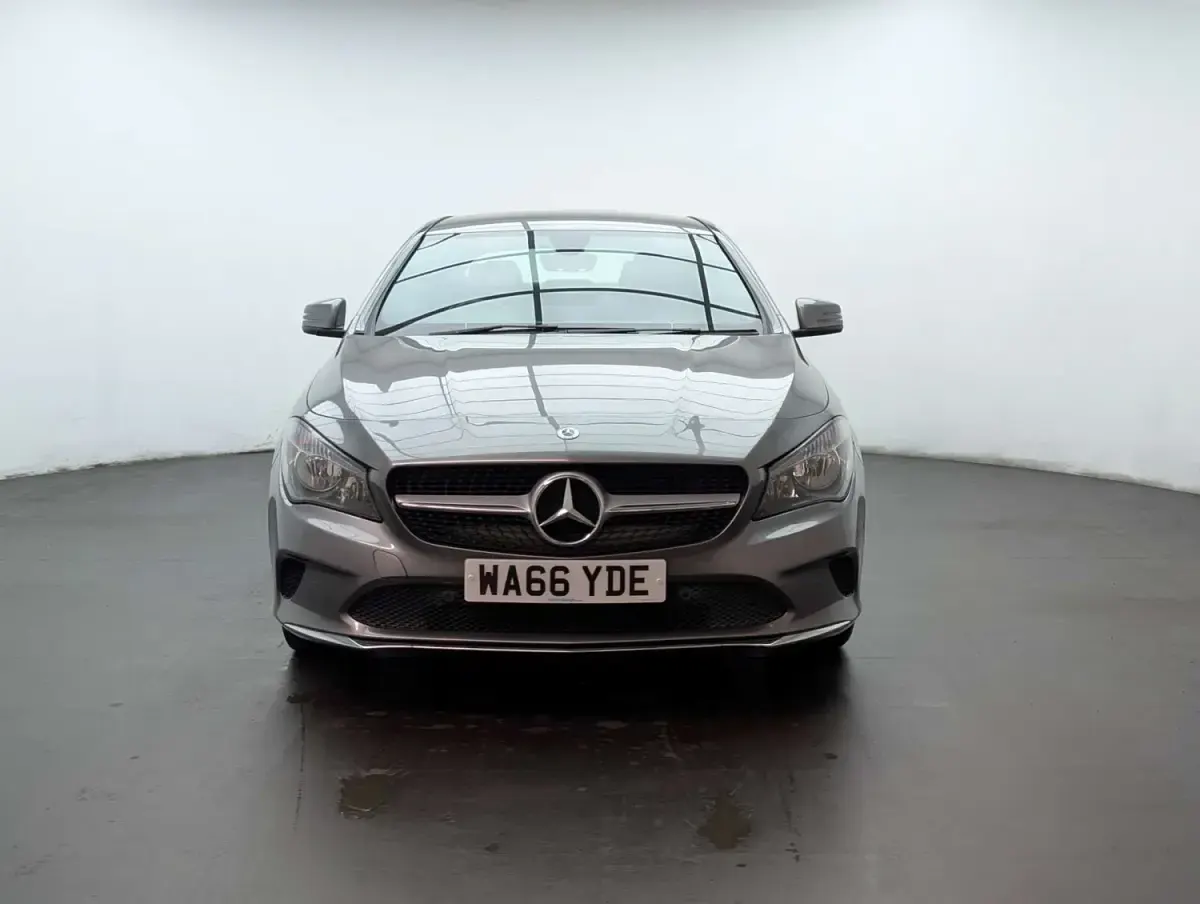 Begagnad Mercedes CLA180 2017 Grå Sedan