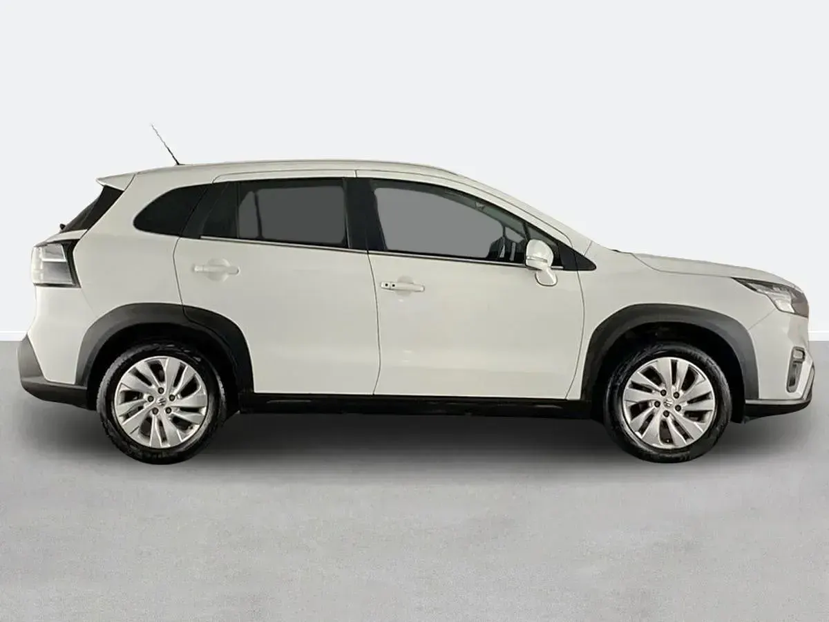 Used Suzuki SX4 129 HP (94 kW) 2024 White Hatchback