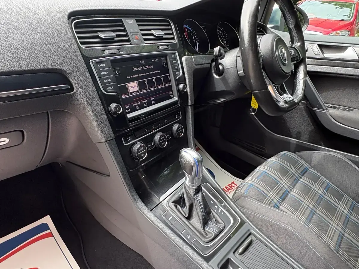 Used VW Golf VII GTE 204 HP (150 kW) 2015 White Hatchback