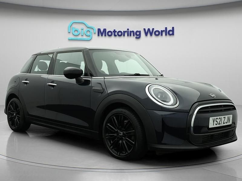 Black Used 2021 Mini Cooper Exclusive Hatchback | £18,500 (A bit pricey) - Image 1/4