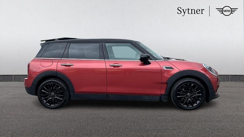 Usado Mini Cooper Clubman Classic 134 CV (98 kW) 2022 Rojo Familiar