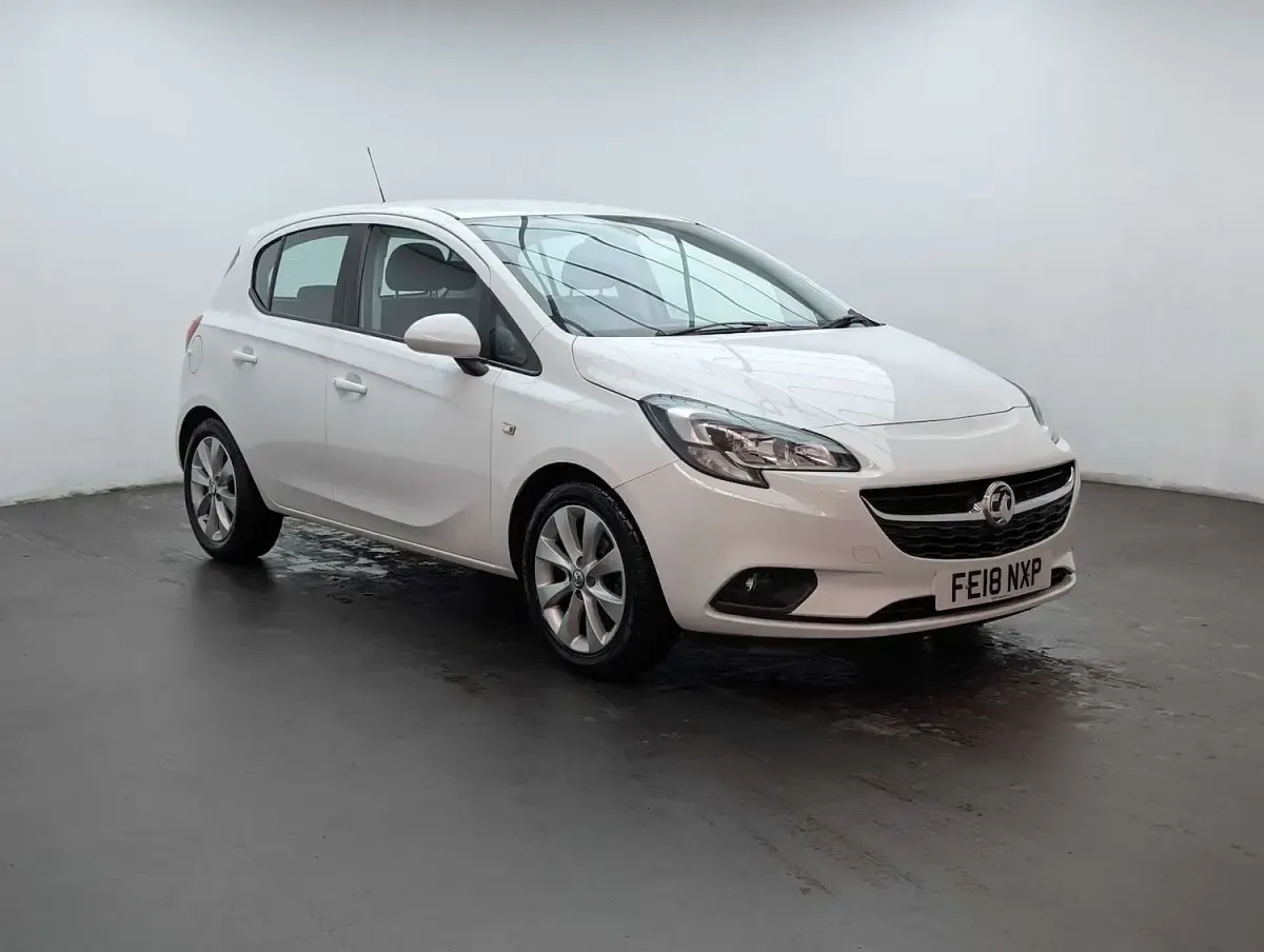 Used Vauxhall Corsa 90 HP (66 kW) 2018 White Hatchback