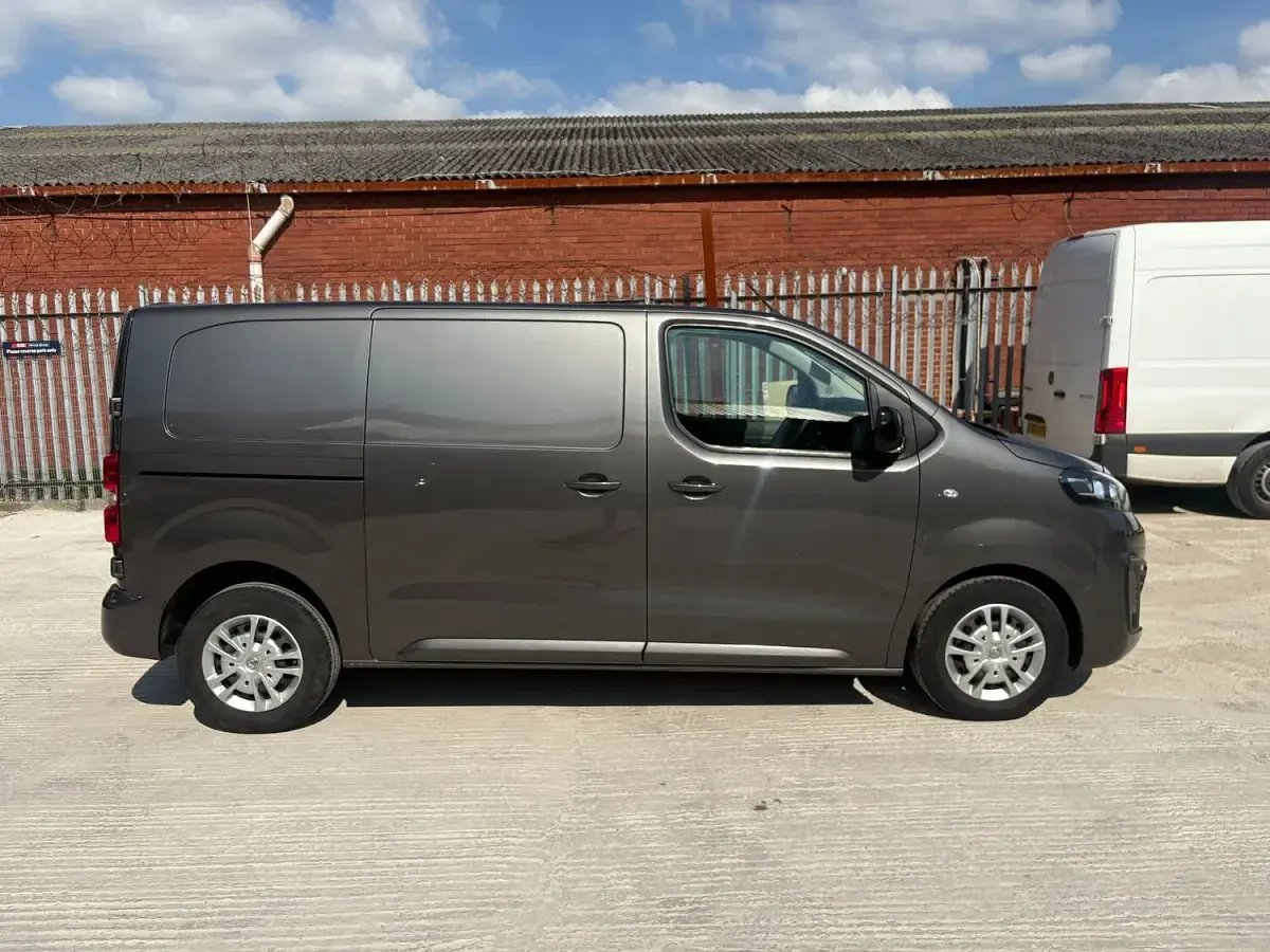 Used Vauxhall Vivaro Sportive 145 HP (106 kW) 2022 Grey MPV