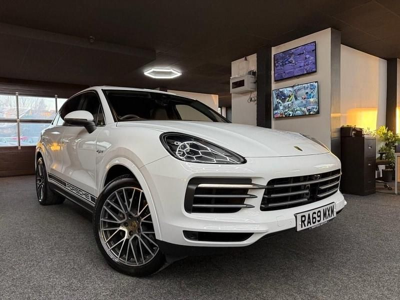 White Used 2019 Porsche Cayenne SUV | £38,500 (Super price) - Image 1/4