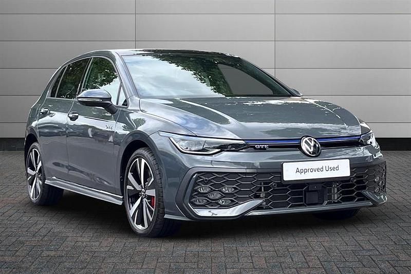 Dolphin grey New 2025 VW Golf VIII GTE Hatchback | £34,995 - Image 1/4