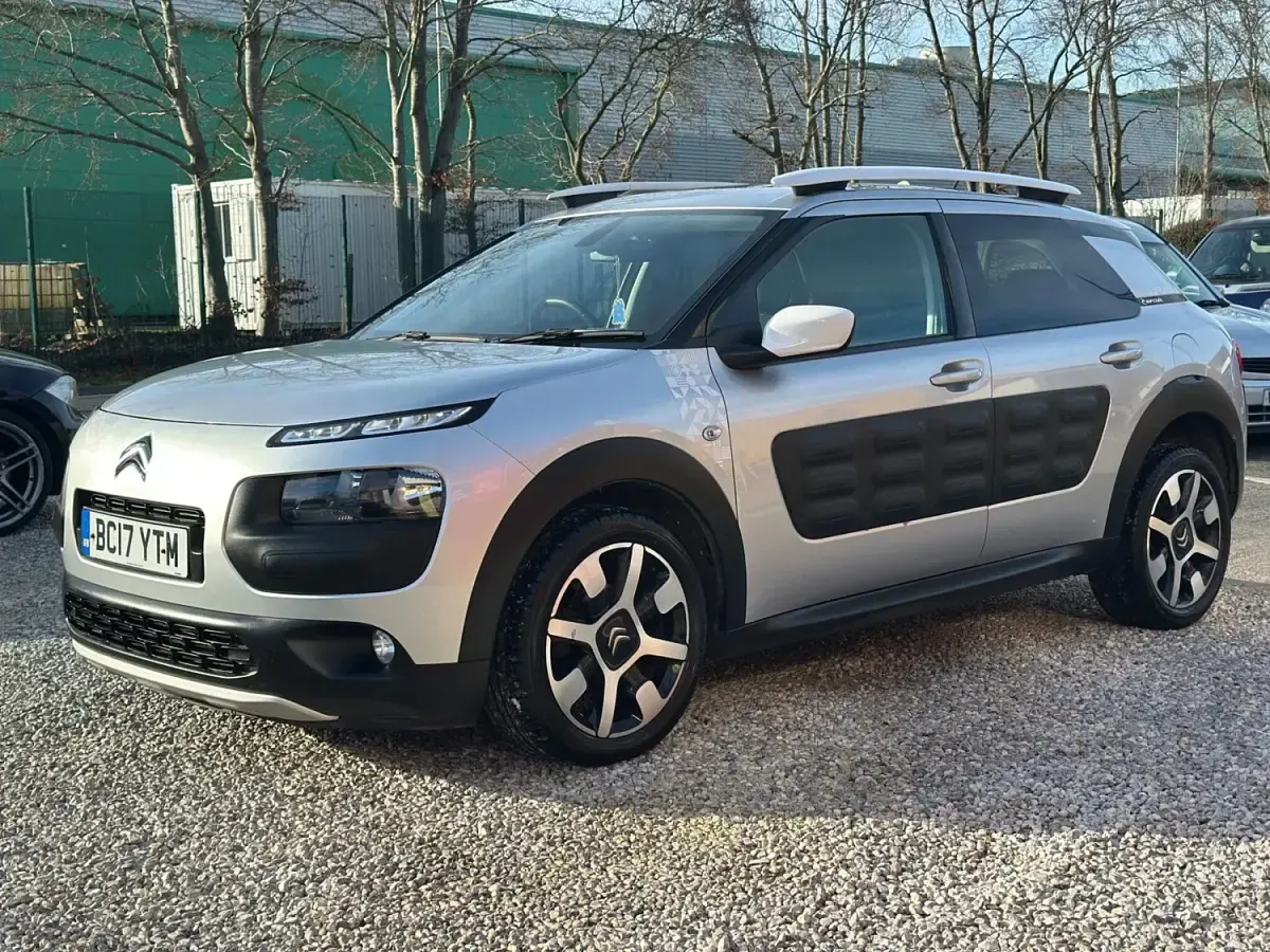 Usado Citroën C4 Cactus Rip Curl 110 HP (80 kW) 2017 Prateado Citadino