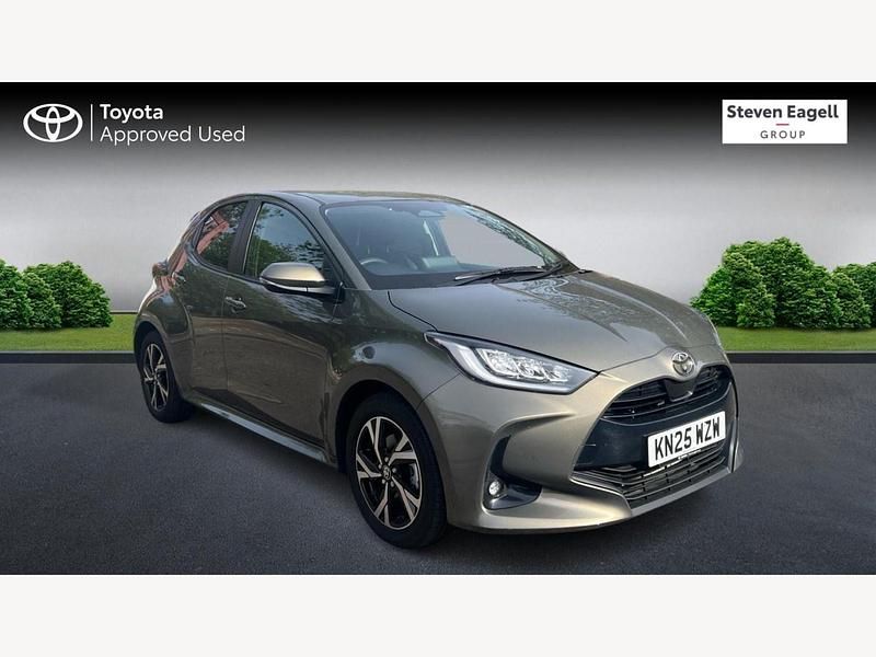 Used Toyota Yaris Hybrid Design 2025 Bronze Hatchback