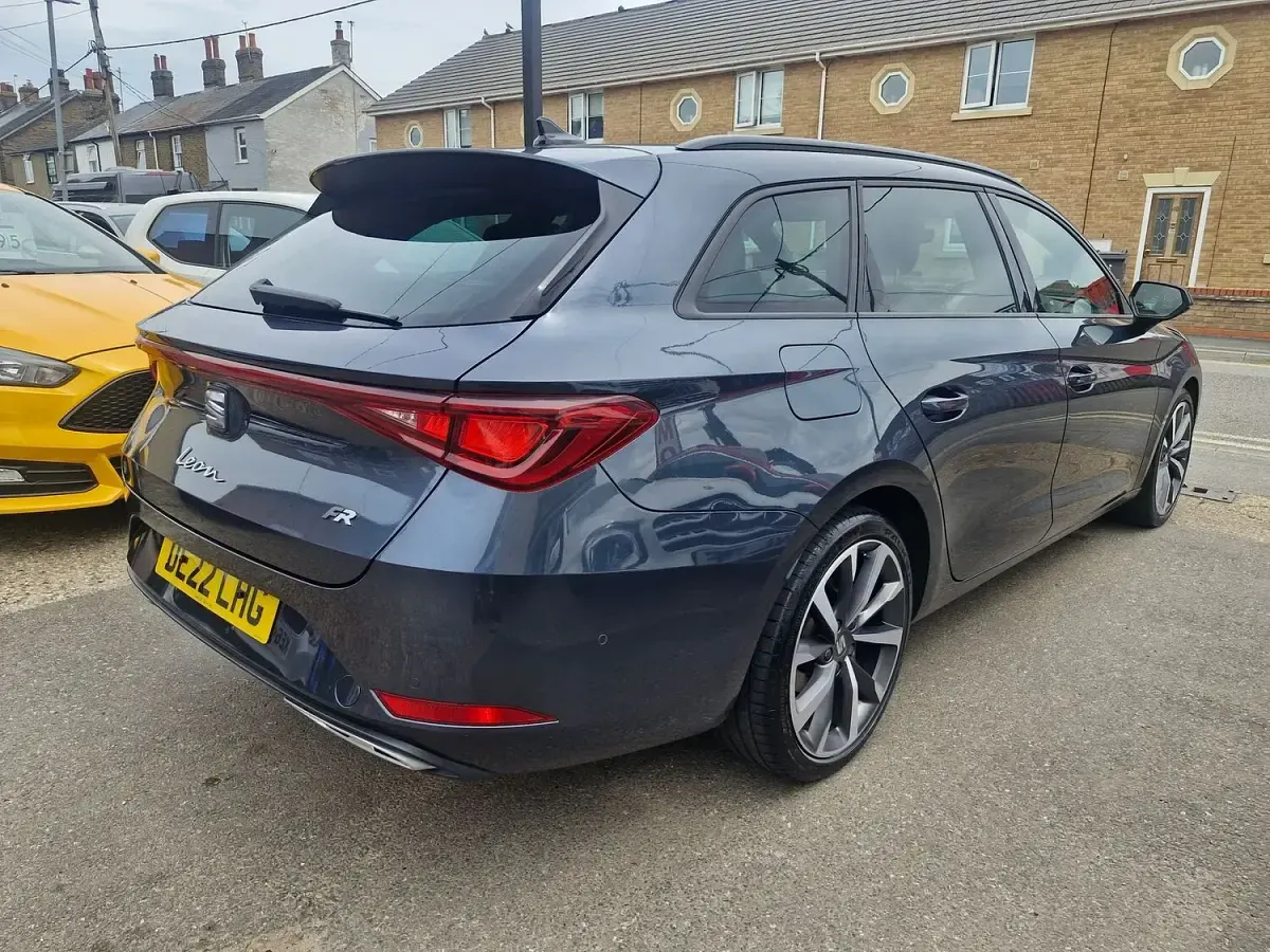 Used Seat Leon FR Sport 150 HP (110 kW) 2022 Grey Estate