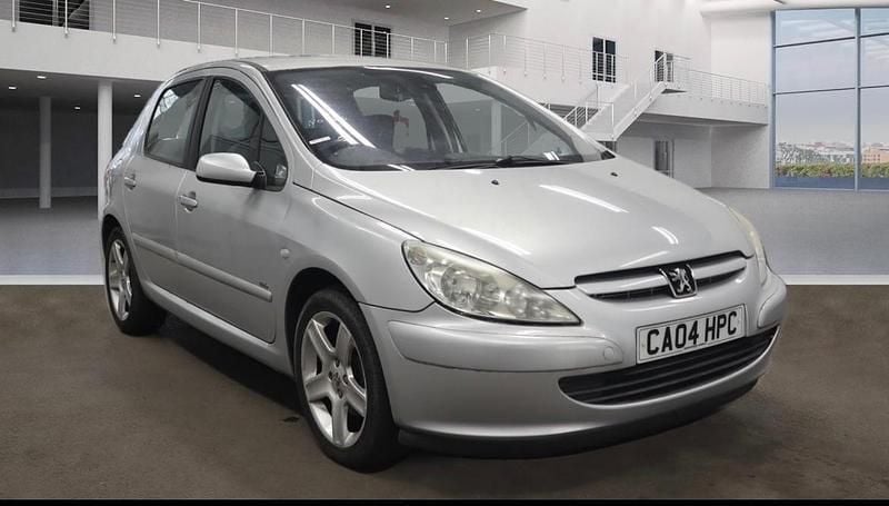 Silver Used 2004 Peugeot 307 Hatchback | £1,495 (Fair price) - Image 1/4
